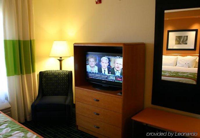 Fairfield Inn & Suites Cleveland Avon Pokoj fotografie